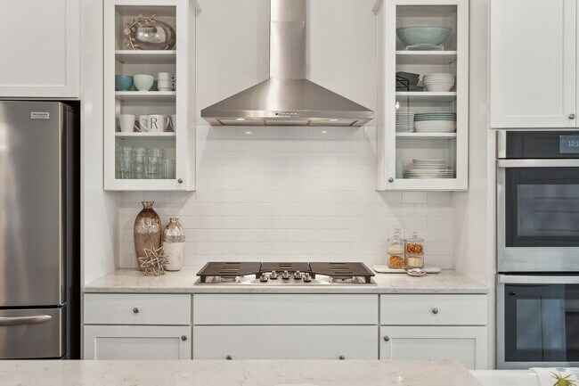 Building Photo - 2/4 Townhome in Midtown Located in Mt. Ple...