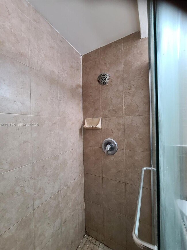 Building Photo - 2424 SE 17th St