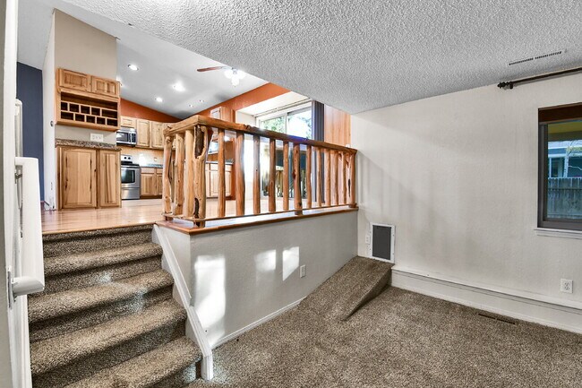 Building Photo - $2,795 - 3 Bed, 2.5 Bath Home in Broomfiel...