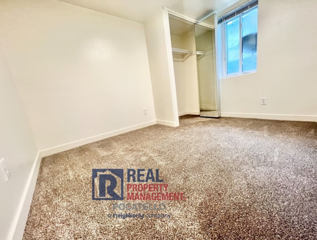 Building Photo - 635 N 14th