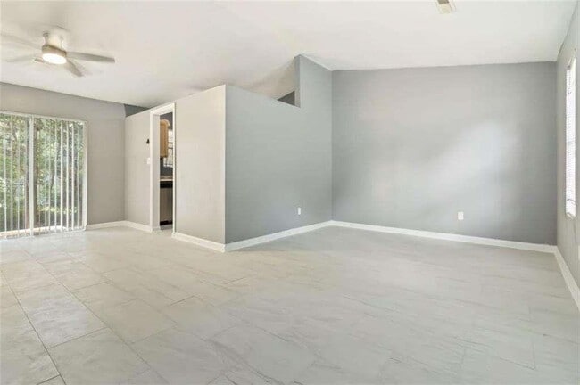 Building Photo - 6925 Cainwood Dr