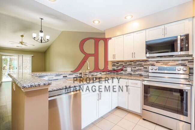 Building Photo - 1241 Rivercrest Dr S