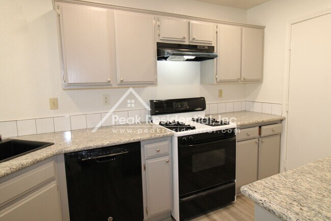 Building Photo - 2641 Decker Way