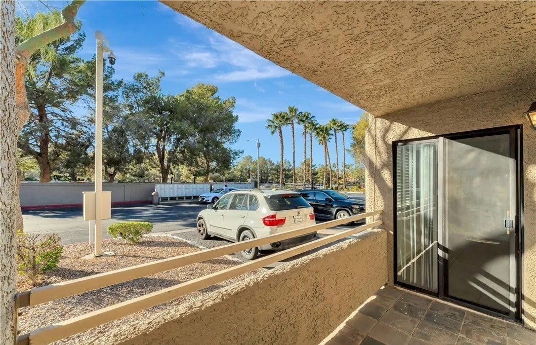 Building Photo - 5076 S Rainbow Blvd