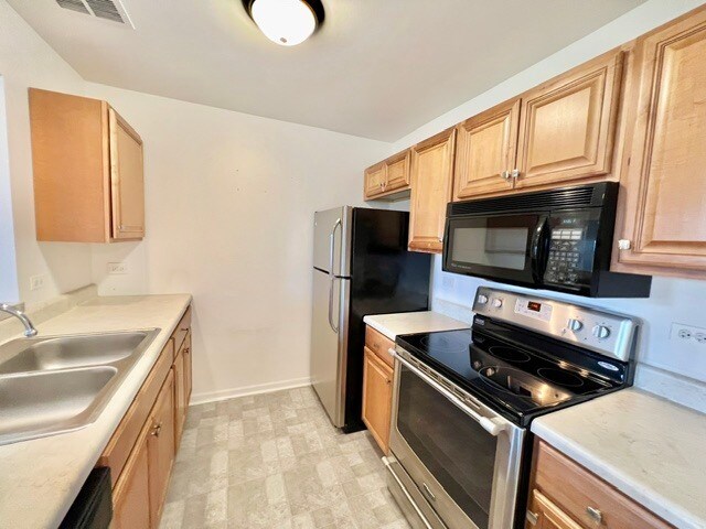 Building Photo - 1363 Cunat Ct