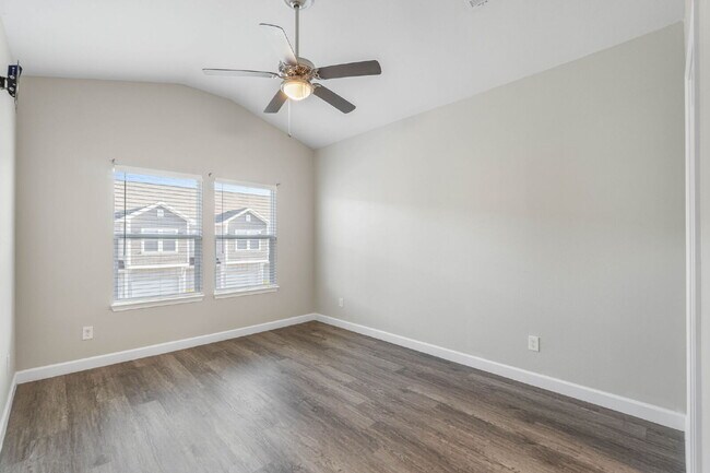 Building Photo - 1817 Stable Ln