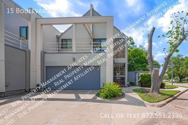 Building Photo - 15 Boulevard Green