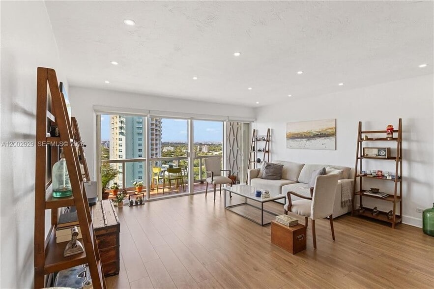 Building Photo - 2451 Brickell Ave