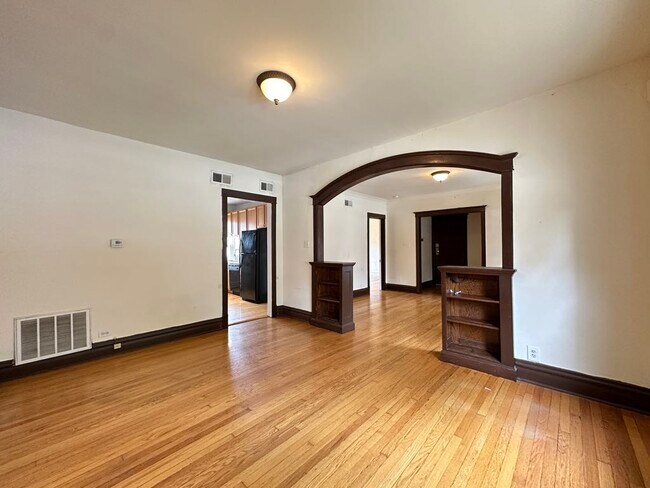 Building Photo - 3449 W Schubert Ave