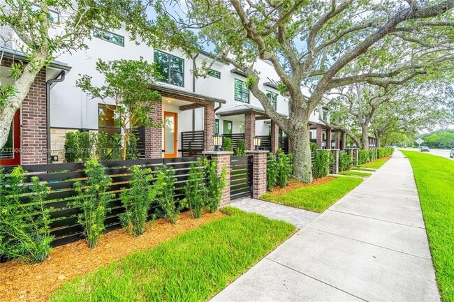 Building Photo - 8353 NW 7th Pl