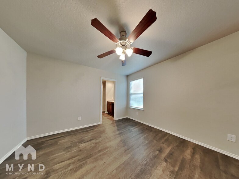 Building Photo - 13011 Lineberry Ln