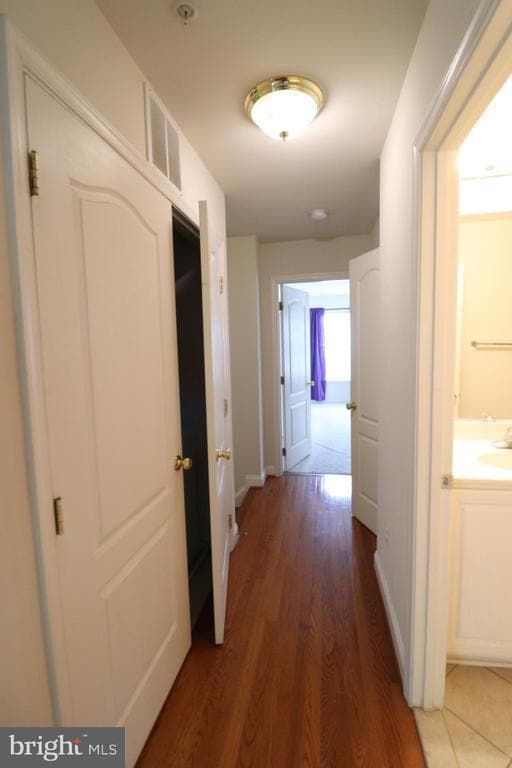 Building Photo - 7200 Phelps Hill Ct