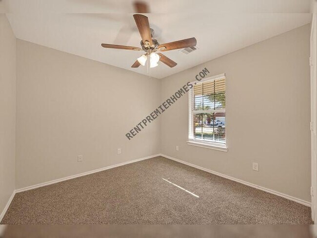 Building Photo - 2730 Morgensen Dr