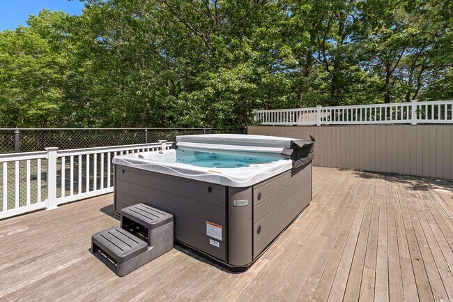 Building Photo - 60 Quogue Riverhead Rd