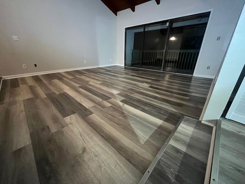 Building Photo - 3575 Oakvale Rd