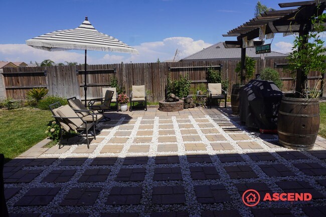 Building Photo - Immaculate Home in Wasco!