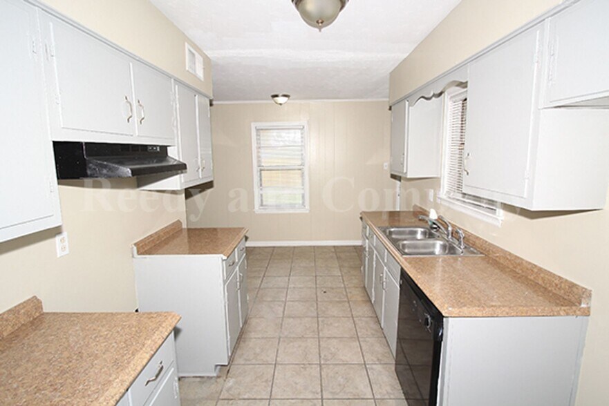 Building Photo - 1718 Borden Dr
