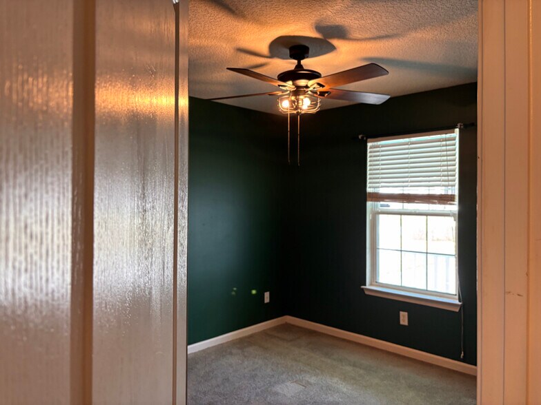 Building Photo - 134 Camellia Dr