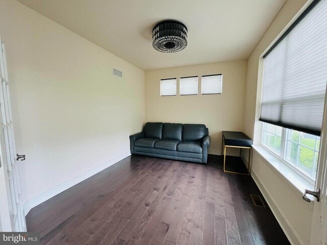 Building Photo - 307 Appleford Cir