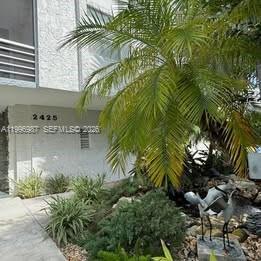 Building Photo - 2425 NE 135th St