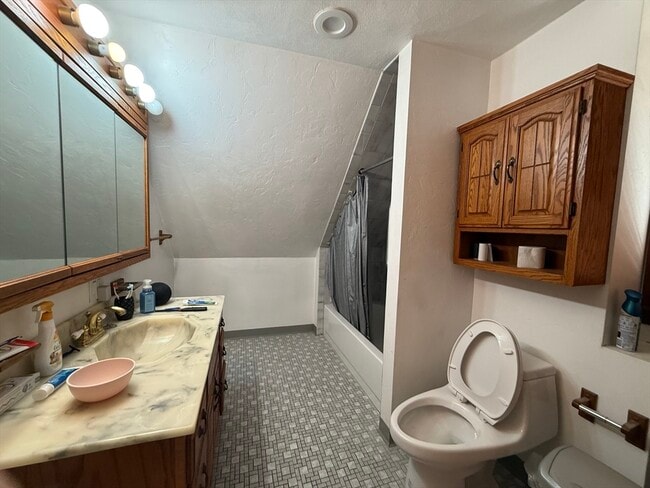 Building Photo - 11 Forrest St