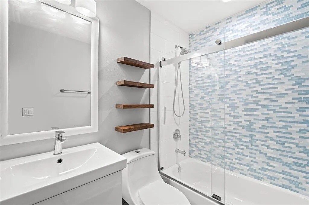 Building Photo - 304 S Habana Ave