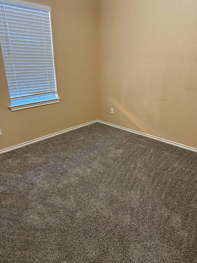 Building Photo - 1245 Redman Ave