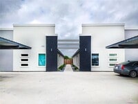 Building Photo - 1001 N Maryland St