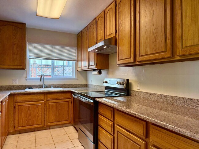 Building Photo - 142 Buchanan Dr