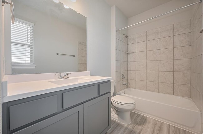Building Photo - 101 Eliana Shores Dr