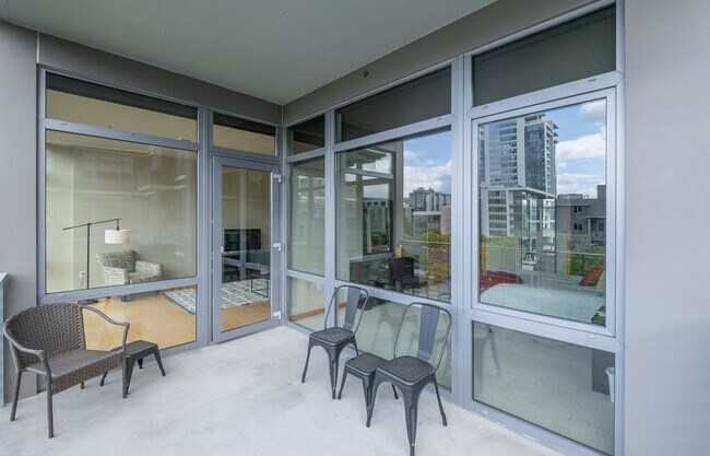 Building Photo - 1255 NW 9th Ave