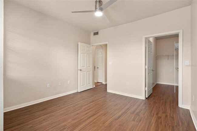 Building Photo - 911 N Orange Ave