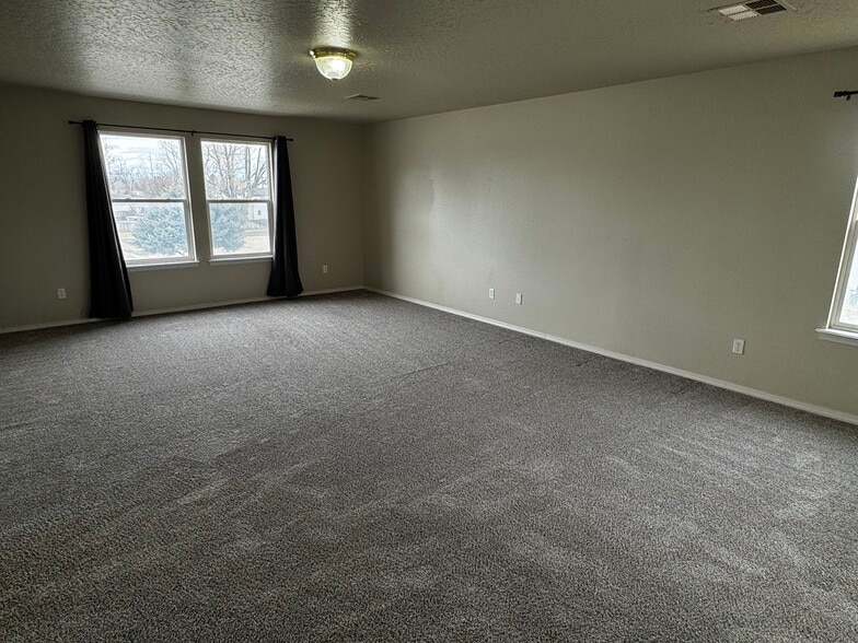 Building Photo - 172 W Tehuti Ct