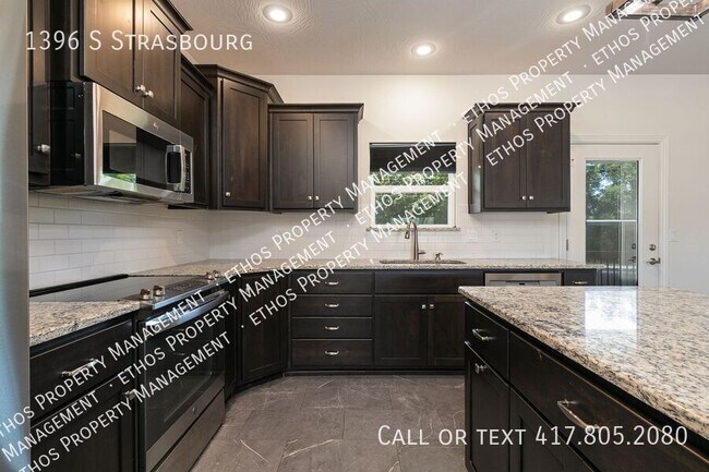 Building Photo - 1396 S Strasbourg-