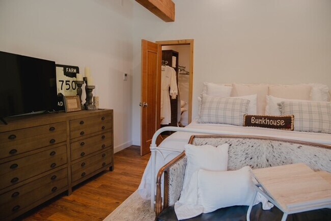 Building Photo - The Blue Pig Loft