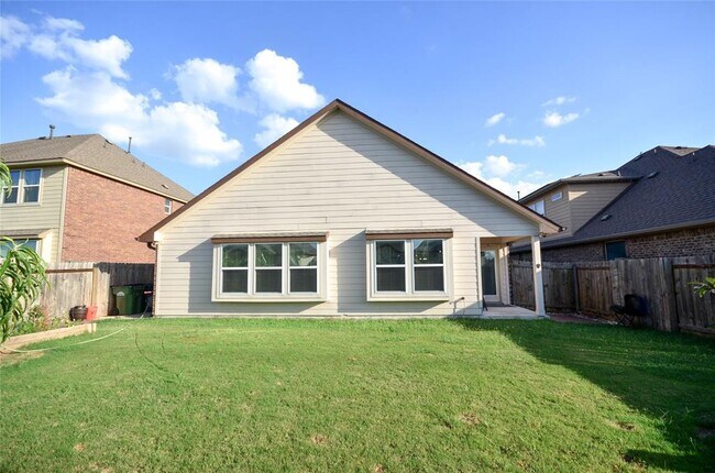 Building Photo - 5632 Sabbia Dr