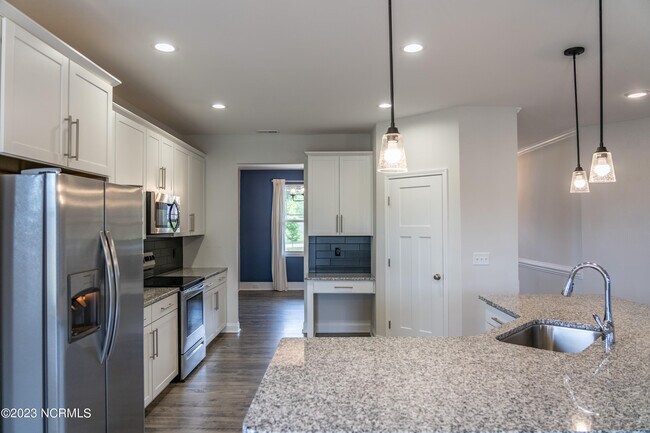 Building Photo - 176 Enfield Dr