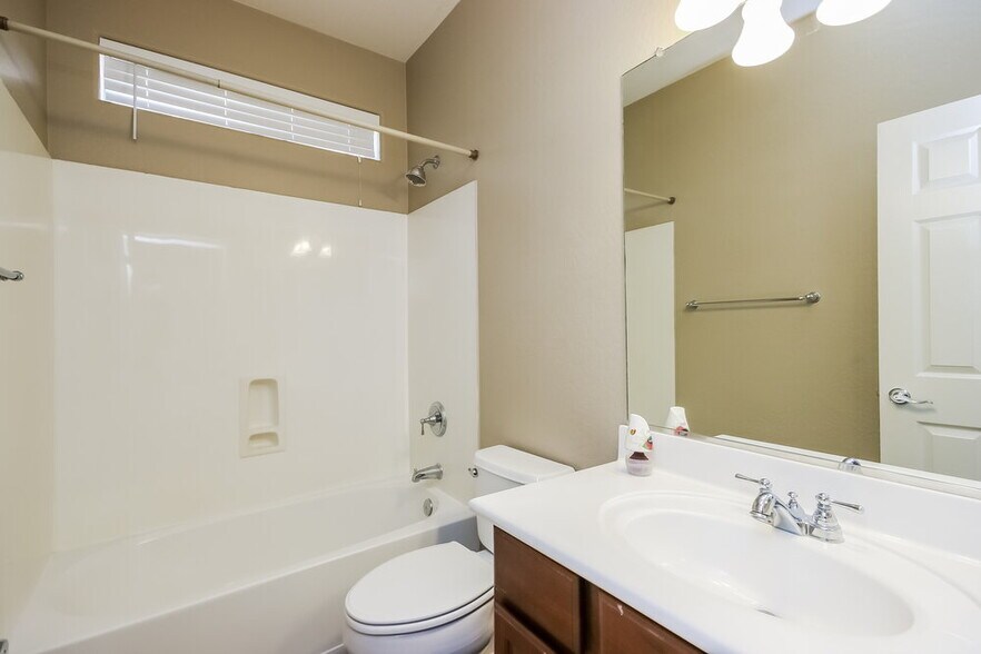 Building Photo - 4261 N 157th Ave