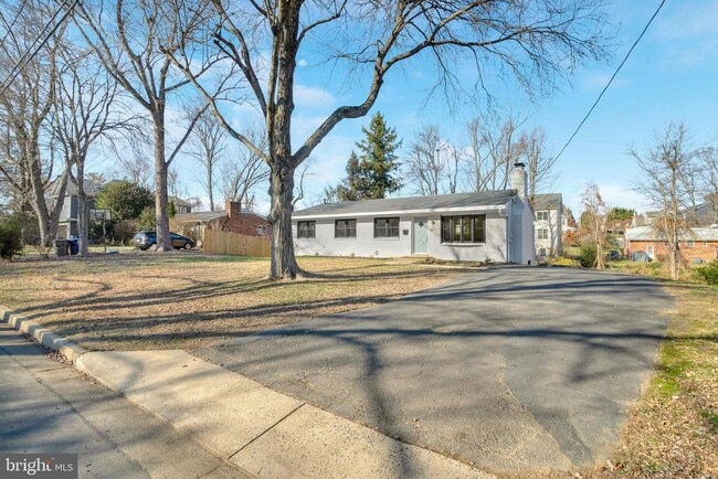 Building Photo - 6810 Weaver Ave