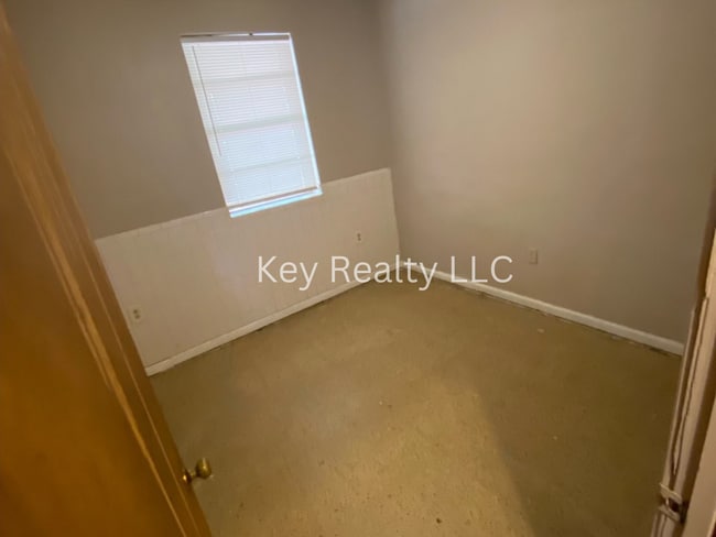 Building Photo - ****1715 Rosalie - Alexandria, off Masonic...