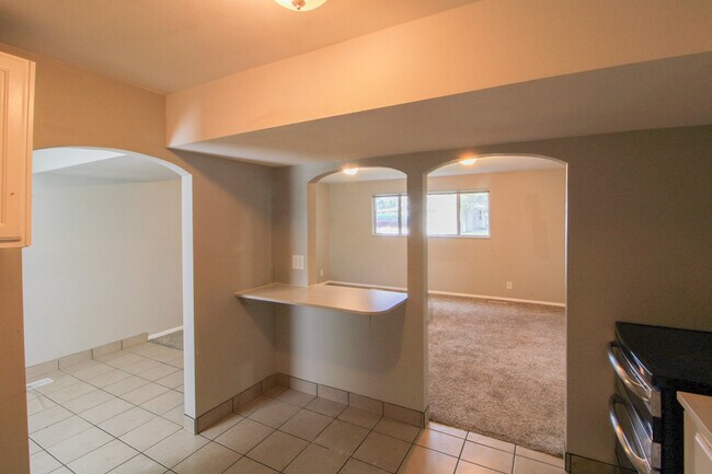 Building Photo - Orem Home
