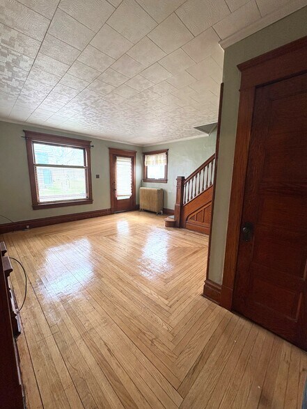 Building Photo - 530 Cherry St