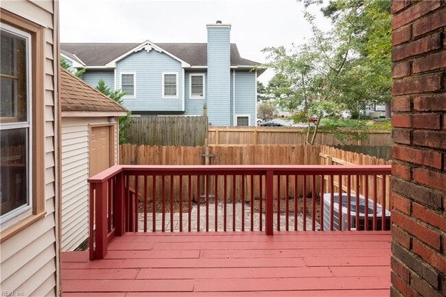 Building Photo - 670 Lord Dunmore Dr