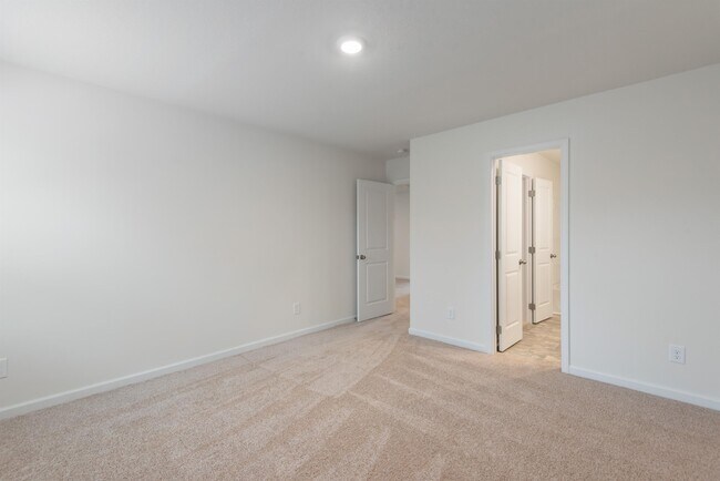 Building Photo - 5513 English Holly Wy