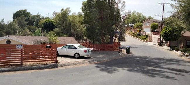 Building Photo - 0948 Hillrose St