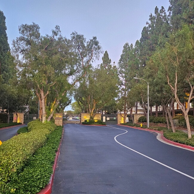 Building Photo - 2806 Cherrywood
