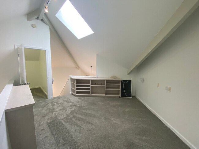 Building Photo - Kamuela Heights
