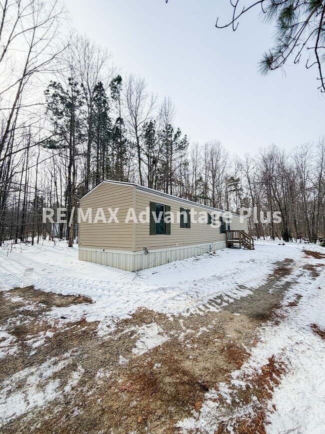 Building Photo - Updated 3-Bedroom Home in a Private Setting!