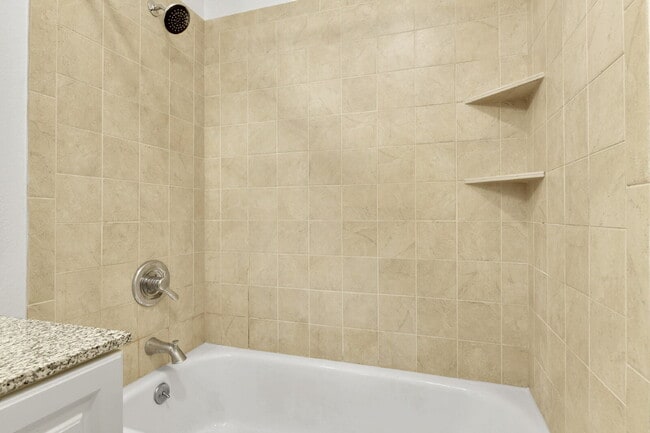 Building Photo - $1,775.00, 2-bed, 2-bath condo in Lakewood.