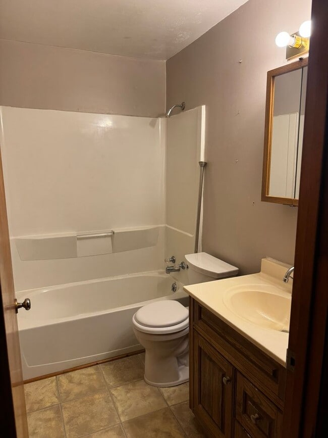 Building Photo - Charming 2 Bed 1 Bath House For Rent in Bo...